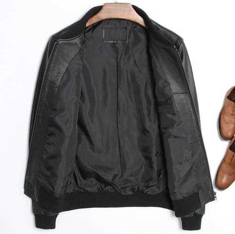Blouson Cuir Noir Pour Homme : élégance Et Confort Optimal ! 1 Blouson-en-cuir-noir-pour-homme-intérieur