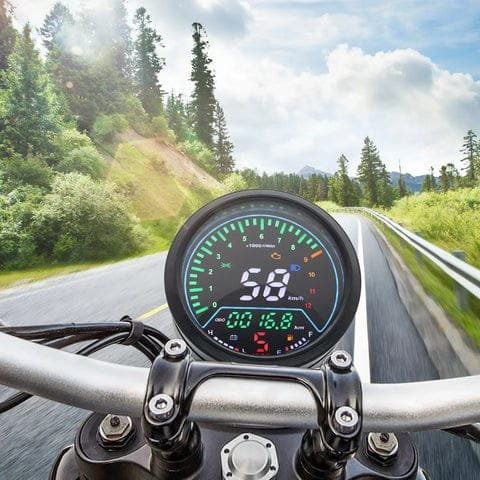 Optimisez Votre Conduite Avec Le Compteur Moto Digital Révolutionnaire ! 1 Compteur-moto-digital-branding