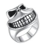 Affichez Votre Audace Avec La Bague Biker à Tête-de-mort Souriante !