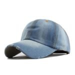 affichez votre fierte avec notre casquette jean pour bikers audacieux bleu clair 774 1