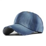 affichez votre fierte avec notre casquette jean pour bikers audacieux bleu delave 403 1