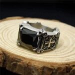 affirmez votre style avec cette elegante bague gothique homme 772 1