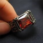 affirmez votre style avec cette elegante bague gothique homme 918 1