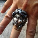 Affrontez Vos Peurs Avec La Bague Biker En Acier Inoxydable Méduse!