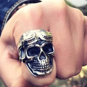 Bague Biker: Affirmez Votre Style Biker Avec Fiereté Et Originalité!