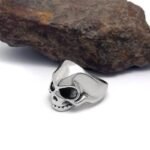 Bague Biker En Acier Inoxydable : élégance Et Originalité Au Poignet !