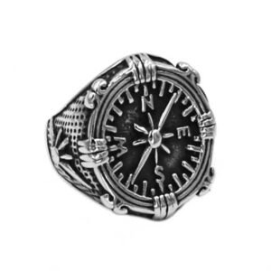 bague boussole lelegance biker pour dominer les routes 55 525 1