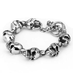 bracelet biker gothique tete de mort en acier inoxydable chance et mystere 417 1