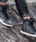 chaussure montante stylee la complice ideale des motards modernes basket 419 1
