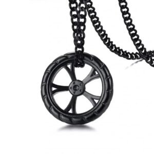 collier moto a pendentif roue lelegance du biker affirmee noir collier 608 1