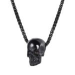 collier skull noir symbole de force et loyaute des bikers collier 742 1