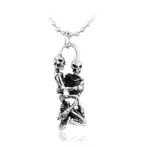 collier squelette elegance tendre et audace avec pendentif moto collier 502 1