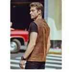 élégance Assurée : Gilet Cuir Biker Homme Marron, L’accessoire Indispensable !