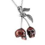 Pendentif Moto Audacieux Avec Têtes De Mort Rappelant Des Cerises !