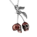 Pendentif Moto Audacieux Avec Têtes De Mort Rappelant Des Cerises!