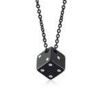 pendentif moto en de revelez votre style audacieux noir collier 543 1