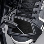 protegez vos chaussures moto avec notre protege selecteur de vitesse chaussure 977 1