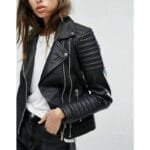 Veste Biker En Simili Cuir Noir: Audace Et élégance à Portée De Main!